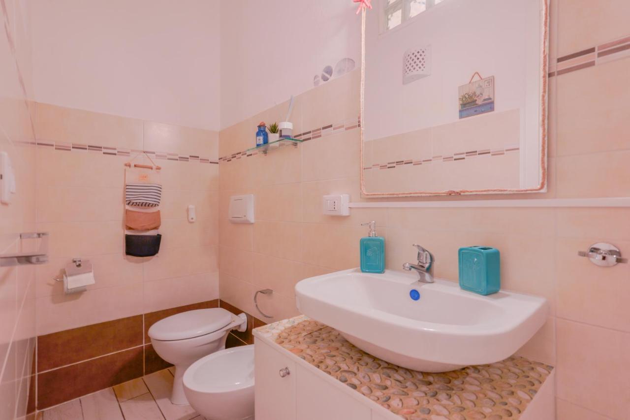 Approdo Rooms - Eja Sardinia กาญารี ภายนอก รูปภาพ