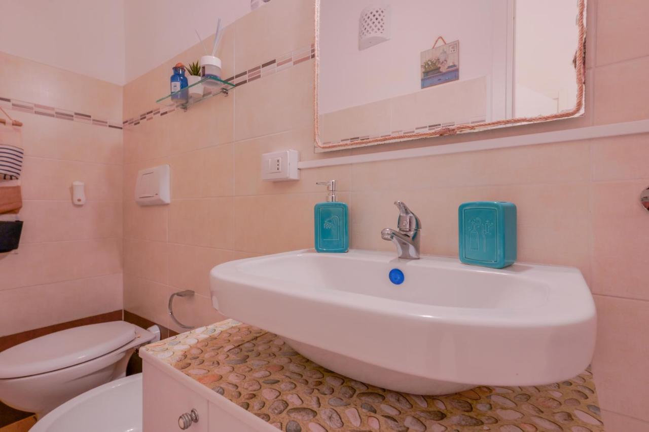 Approdo Rooms - Eja Sardinia กาญารี ภายนอก รูปภาพ