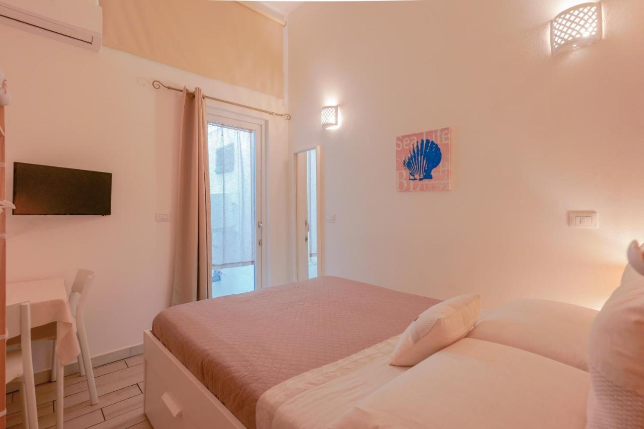 Approdo Rooms - Eja Sardinia กาญารี ภายนอก รูปภาพ
